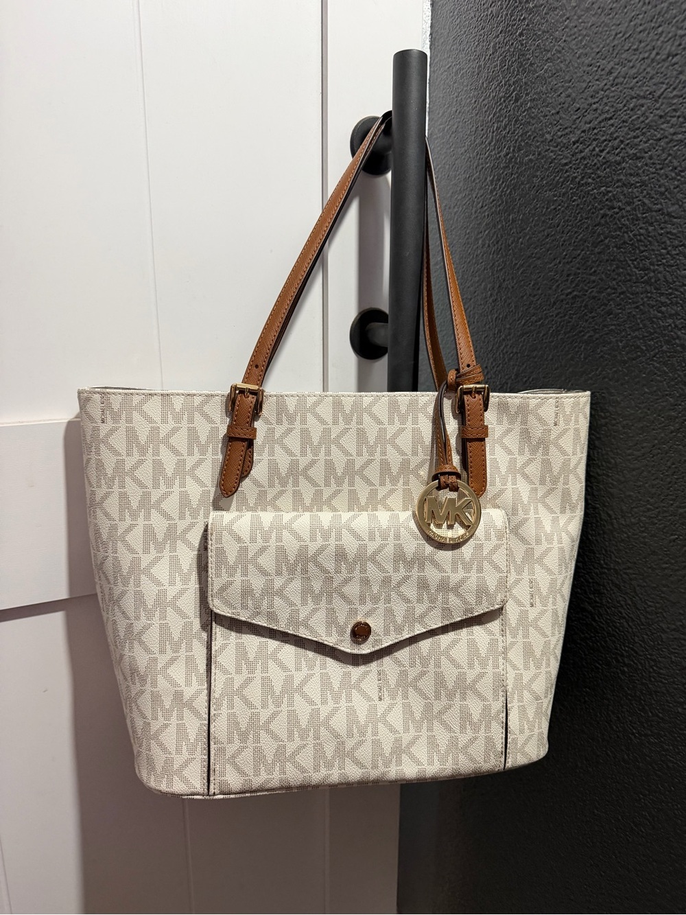 Michael Kors Vanilla Jet Set Tote with Brown Leather Straps